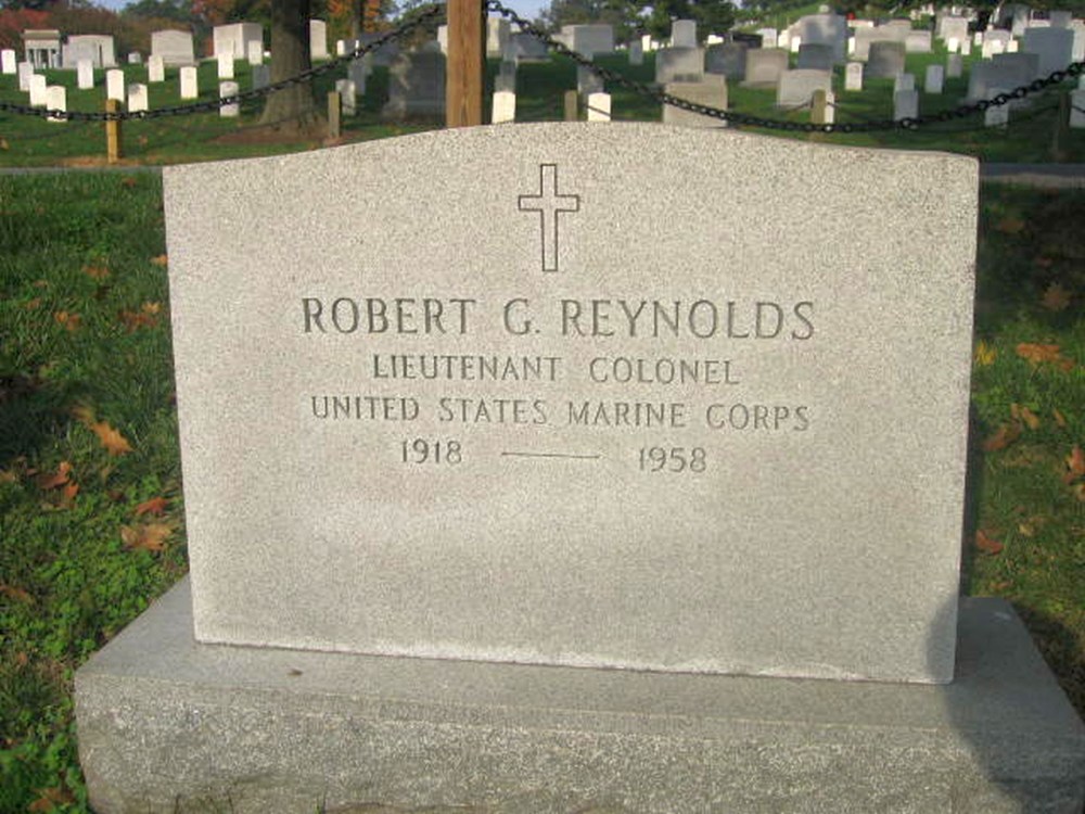 Robert G Reynolds Grave Marker